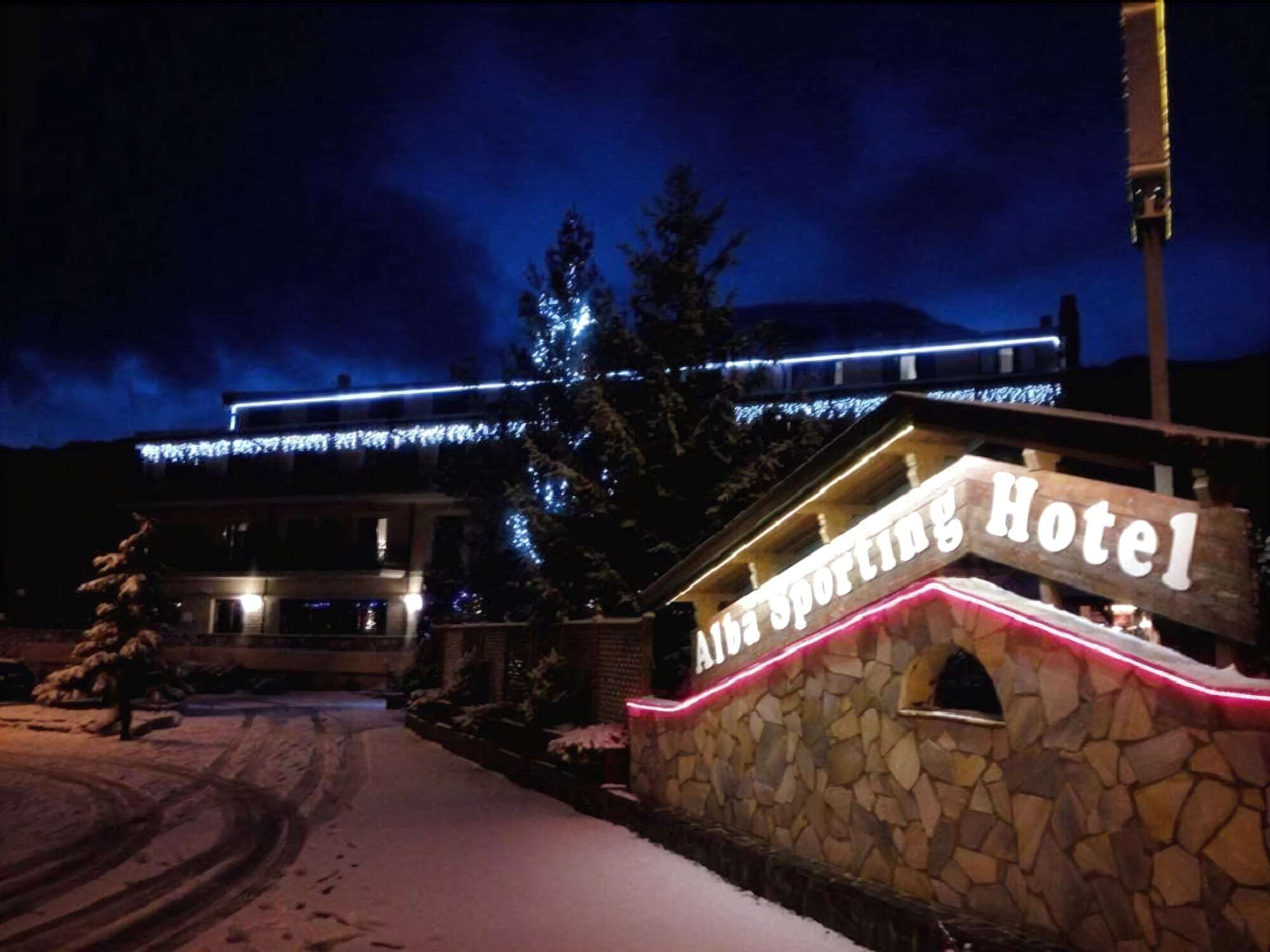 Alba Sporting Hotel Rocca di Mezzo Exterior foto