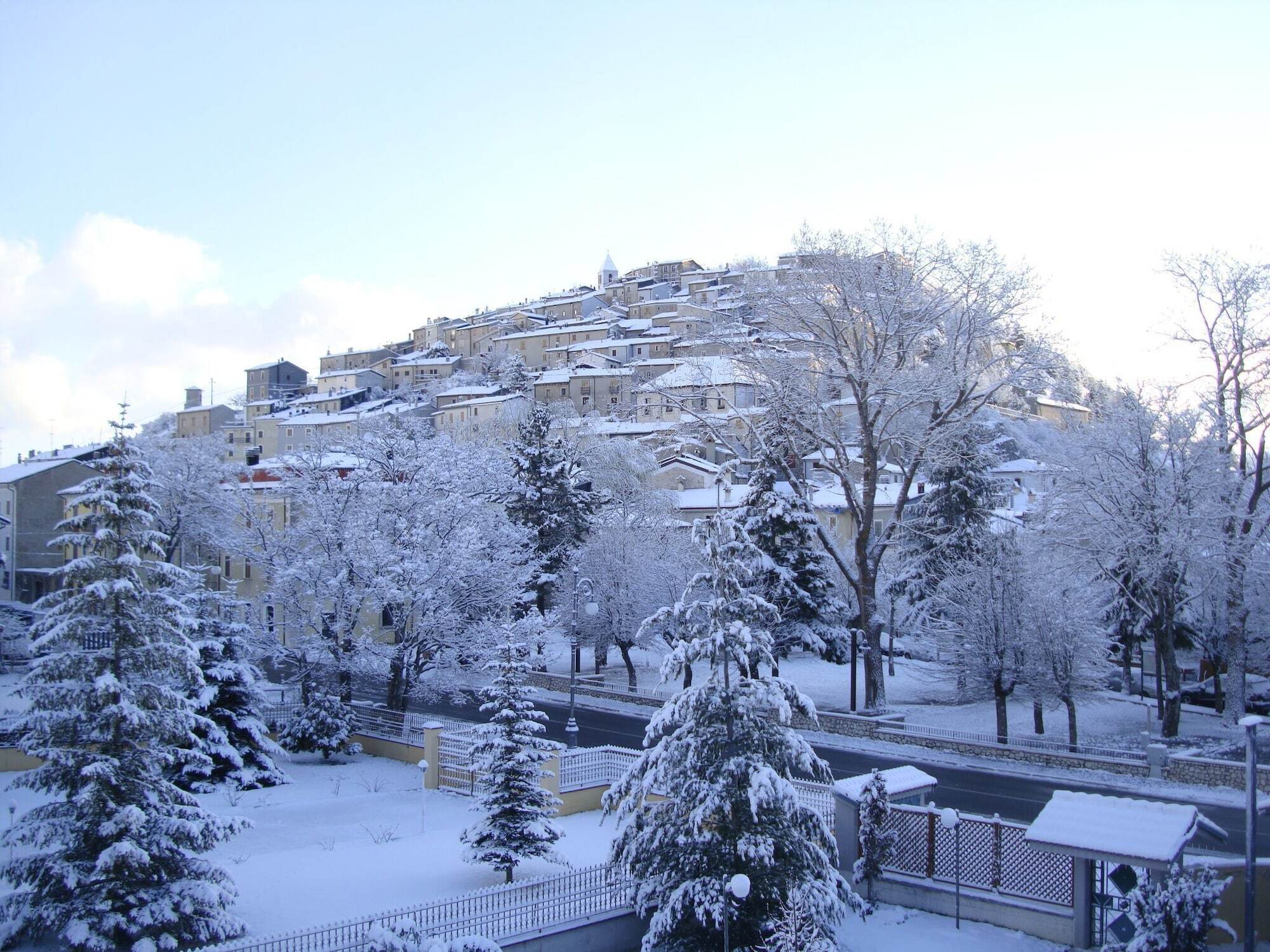 Alba Sporting Hotel Rocca di Mezzo Exterior foto